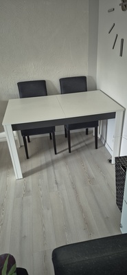 Elbląg Sprzedam stół rozkladany, kupowany w salonie, ,Agata . wys76,szer86,długość 138,po rozłożeniu 185.Wkladka