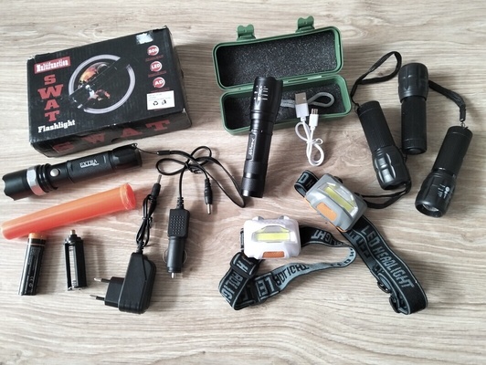 Elbląg Zestaw * latarki LED.