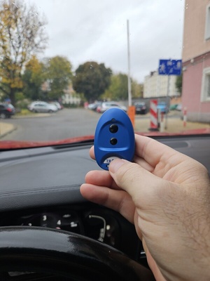 Elbląg Sprzedam pilot do bramy wjazdowej na ulicę Mączną. 
Doskonała alternatywa do postoju na ulicy a w obiekcie
