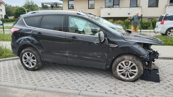 Elbląg Ford Kuga 2017 r.2.0 TDCI 180KM, 4x4,skrzynia manualna M6Przebieg ok 130 tys. kmAuto z elbląskiego salonu. Po