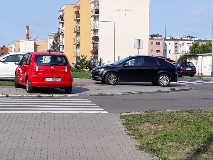 Mistrzowie parkowania ul.Pokorna