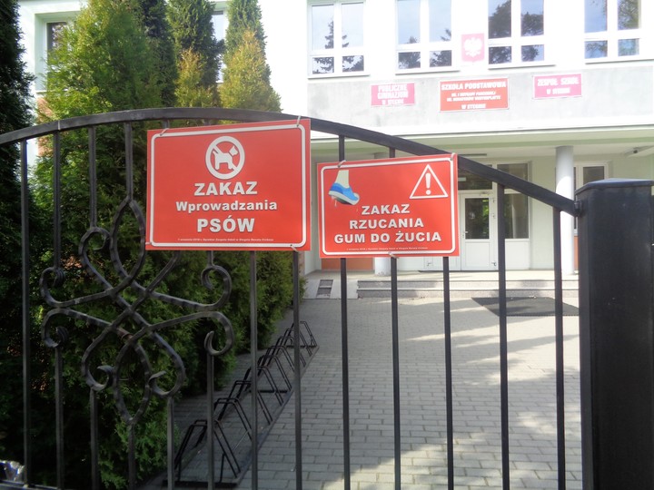 Szkoła w Stegnie. Zakazy (Marzec 2020)