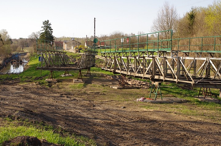 Remontowe prace na Kanale Elbląskim..  (Maj 2013)