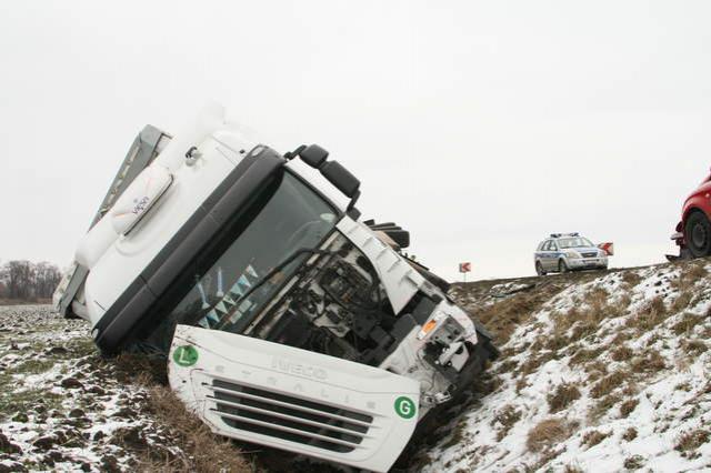 Ciężarówka uderzyła w „elkę” zdjęcie nr 20910