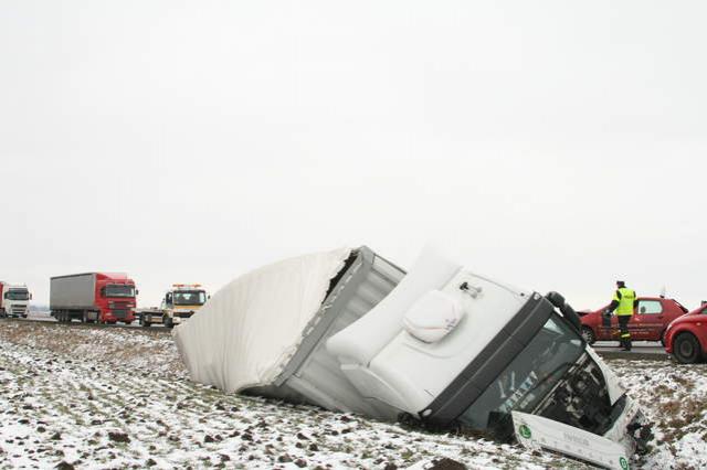 Ciężarówka uderzyła w „elkę” zdjęcie nr 20911