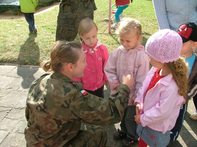 Wizyta wojskowych żandarmów w Przedszkolu nr 15 zdjęcie nr 27678