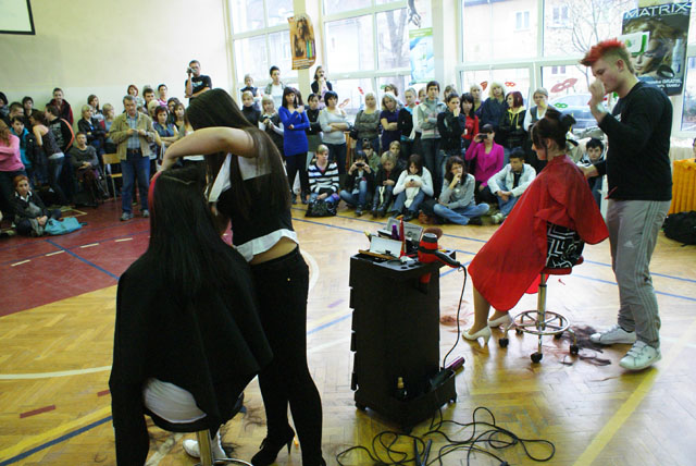 Pokaz fryzur - karnawał 2010 zdjęcie nr 29627