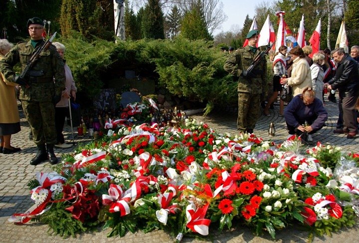 Obchody 70. rocznicy Zbrodni Katyńskiej zdjęcie nr 33733
