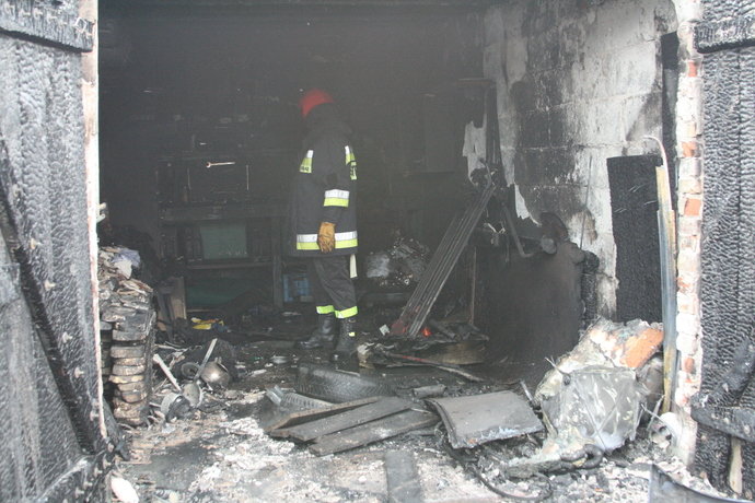 Pożar garaży zdjęcie nr 34025