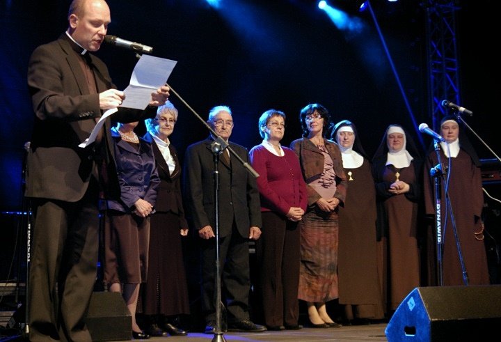 Nominowani: Zakon Sióstr Klauzurowych w Elblągu, dr Halina Grabarek ze Stowarzyszenia Rodzin Katolickich Diecezji