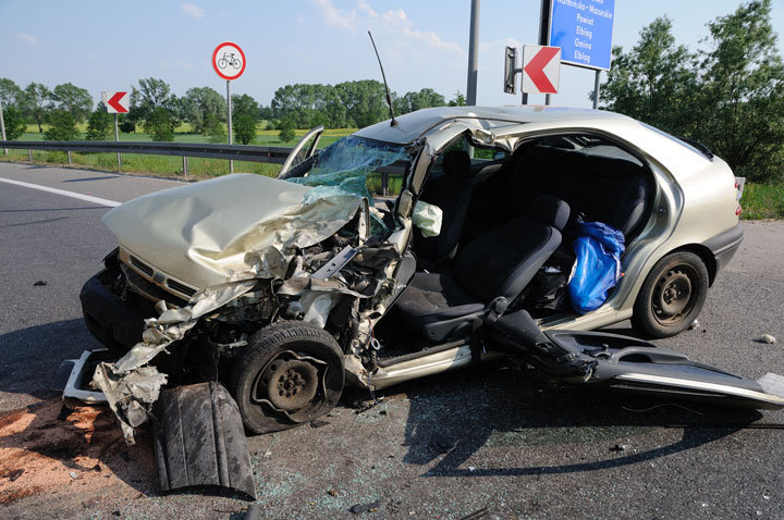 Wypadek w Jazowej-dwie osoby ranne zdjęcie nr 46079