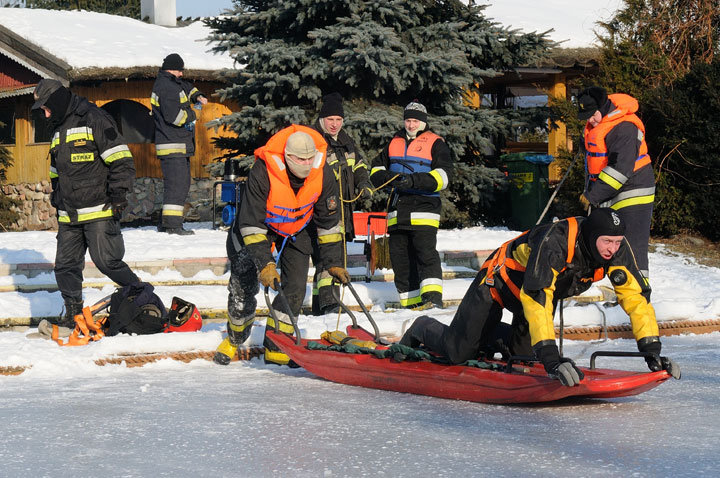Strażackie ćwiczenia ratownictwa lodowego zdjęcie nr 52910