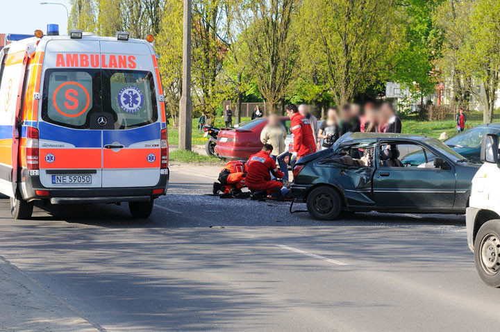 Wypadek na Sienkiewicza: motocyklista w szpitalu zdjęcie nr 56432
