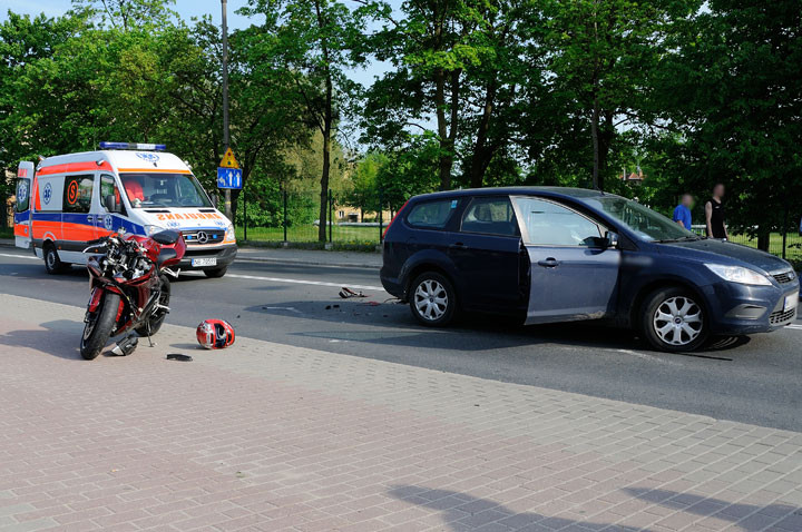 Wypadek: fordem zajechał drogę motocykliście zdjęcie nr 56464