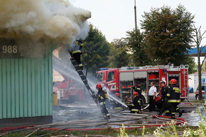 Pożar sklepu i warsztatu na Sopockiej zdjęcie nr 59625