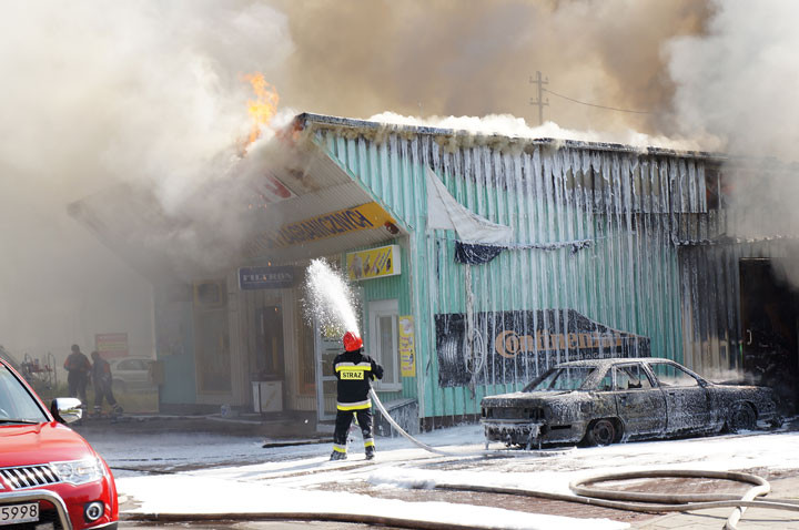 Pożar sklepu i warsztatu na Sopockiej zdjęcie nr 59611