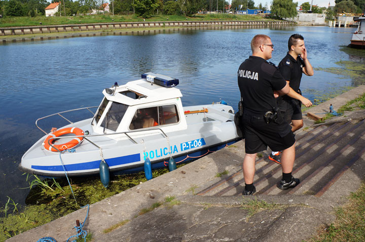 Policyjny patrol na rzece Elbląg zdjęcie nr 60286