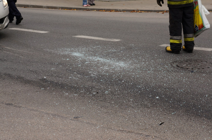Wypadek na Niepodległości: dwie osoby ranne zdjęcie nr 62706