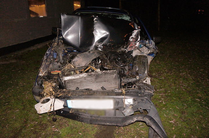 Janowo: zderzenie volkswagena z kombajnem zdjęcie nr 77011