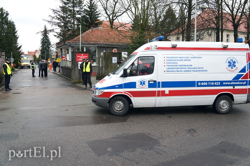 Alarm bombowy w szpitalu przy Komeńskiego zdjęcie nr 84915