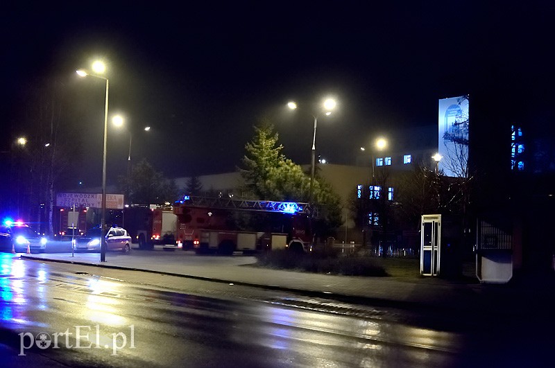 Alarm bombowy w Wojewódzkim Szpitalu Zespolonym zdjęcie nr 84919