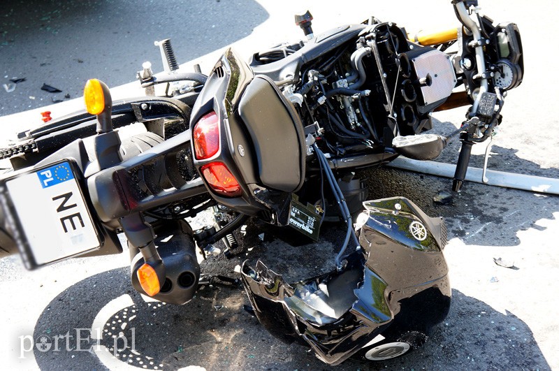 Wypadek na Wiejskiej - motocyklista ciężko ranny zdjęcie nr 86566