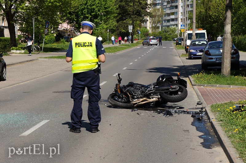 Wypadek na Wiejskiej - motocyklista ciężko ranny zdjęcie nr 86574