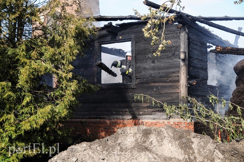Raczki Elbląskie: spłonął zabytkowy dom zdjęcie nr 86824