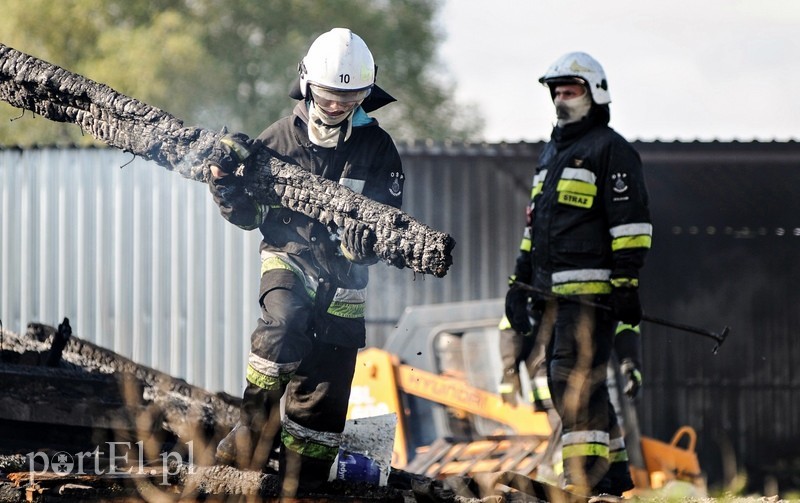 Raczki Elbląskie: spłonął zabytkowy dom zdjęcie nr 86840