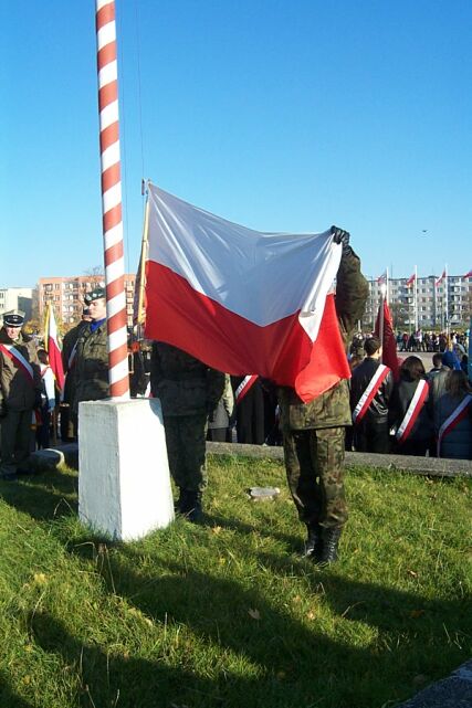  
Uroczyste wciągnięcie Flagi Narodowej.