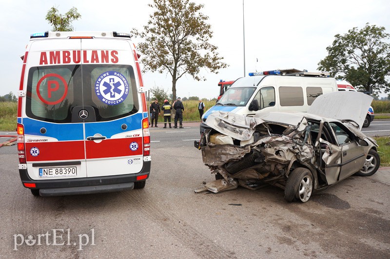 Wypadek w Kazimierzowie: dwie osoby w szpitalu zdjęcie nr 93808