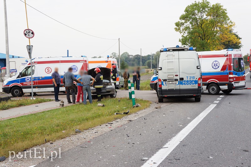 Wypadek w Kazimierzowie: dwie osoby w szpitalu zdjęcie nr 93800