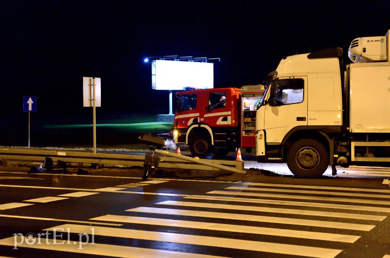Wypadek na skrzyżowaniu ul. Żuławskiej z obwodnicą zdjęcie nr 98411