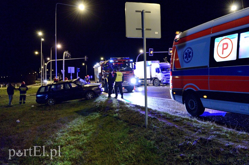 Wypadek na skrzyżowaniu ul. Żuławskiej z obwodnicą zdjęcie nr 98401