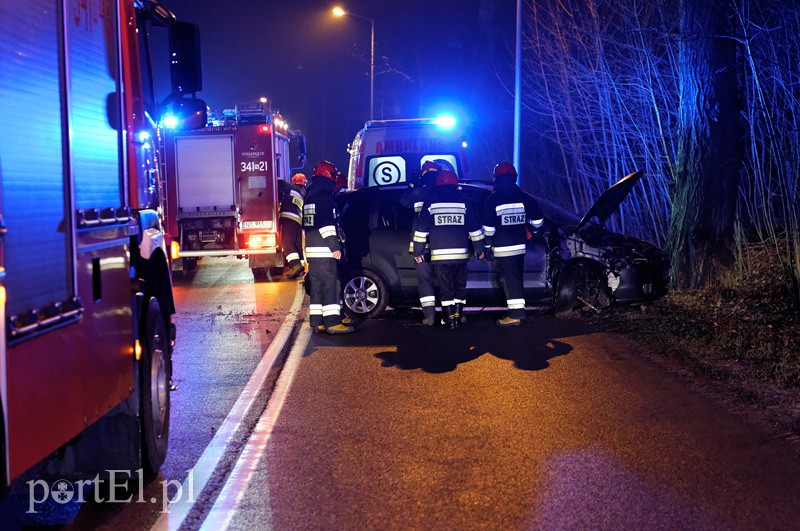 Wypadek w Dąbrowie: jedna osoba ranna zdjęcie nr 98931