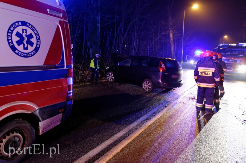 Wypadek w Dąbrowie: jedna osoba ranna zdjęcie nr 98935