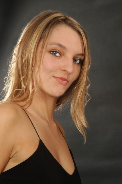 Magdalena Kosińska – ur. 31 marca 1985 r. (Baran). Mieszka w Elblągu, uczy się w Zespole Szkół Handlowych. Ma