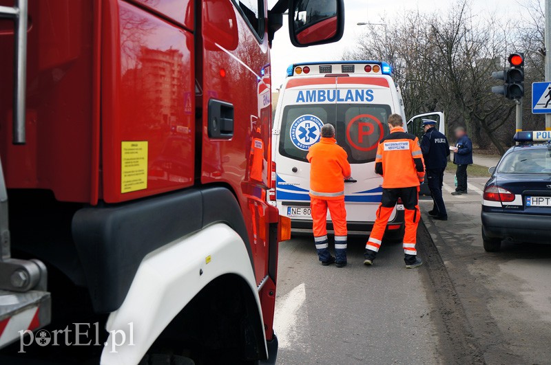 Wypadek na Grunwaldzkiej: dwie osoby w szpitalu zdjęcie nr 101501