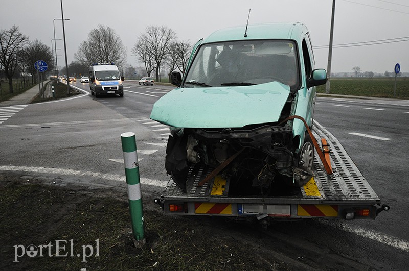 Zderzenie na skrzyżowaniu w Kazimierzowie zdjęcie nr 103358