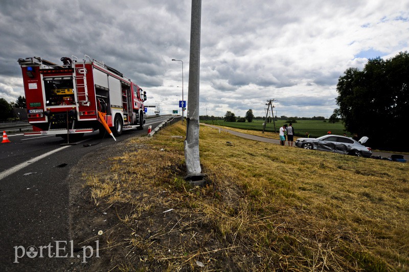  Poważny wypadek na ul. Żuławskiej. Dwie osoby ranne zdjęcie nr 108617