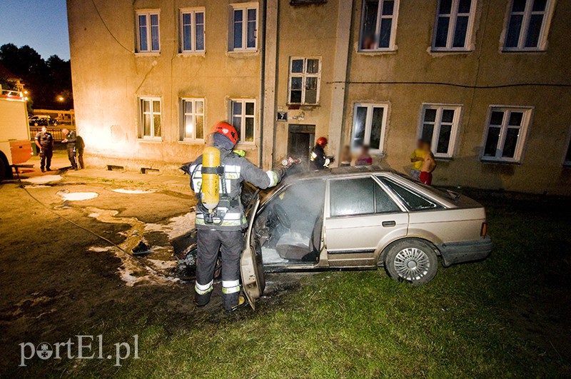  Spłonął samochód przy ul. Górnośląskiej zdjęcie nr 111511