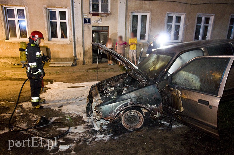 Spłonął samochód przy ul. Górnośląskiej zdjęcie nr 111516