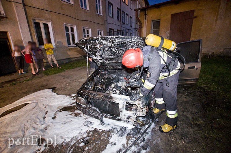  Spłonął samochód przy ul. Górnośląskiej zdjęcie nr 111514