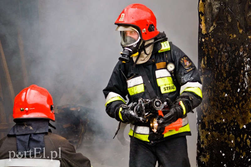  Pożar stolarni na Łęczyckiej zdjęcie nr 117716
