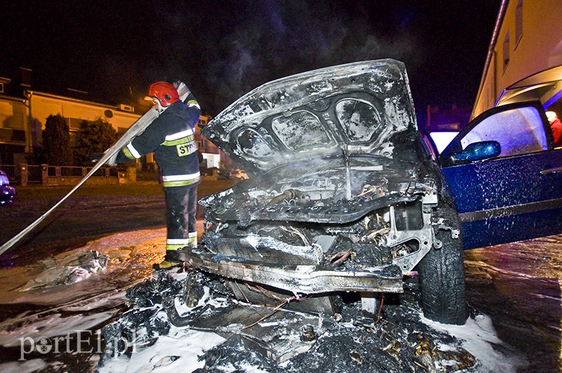  Na Sadowej zapalił się samochód zdjęcie nr 121670