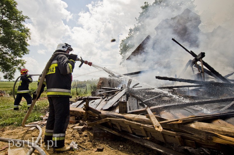  Spłonął dom w Mojkowie zdjęcie nr 131558