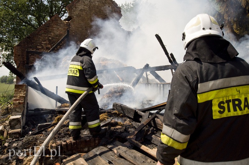  Spłonął dom w Mojkowie zdjęcie nr 131552