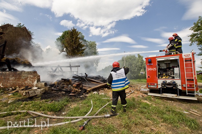  Spłonął dom w Mojkowie zdjęcie nr 131566