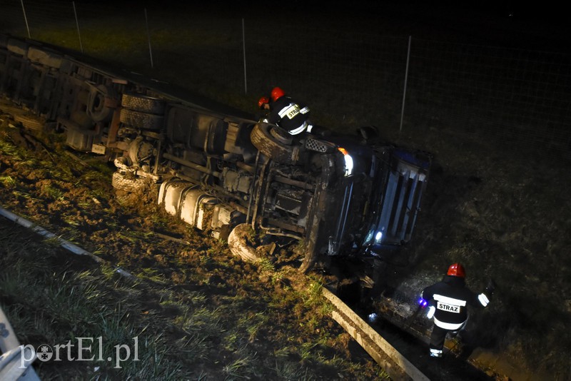 Ciężarówką wpadł do rowu na "berlince" zdjęcie nr 149346