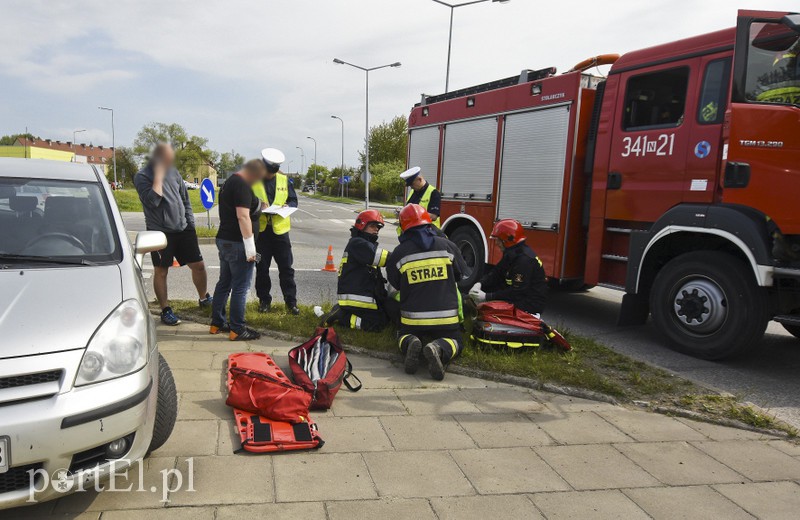 Rowerzysta potrącony na skrzyżowaniu ul. Łęczyckiej i Rawskiej zdjęcie nr 151926